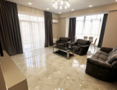 Վարձակալությամբ է տրվում 3 սենյականոց կապիտալ վերանորոգված բնակարան Արաբկիրում, Նաիրի Զարյան փողոցում, նորակառույց շենք, 120 ք.մ