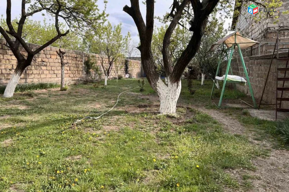 Վարձով երկհարկանի առանձնատուն Նաիրի Զարյան փողոցում 