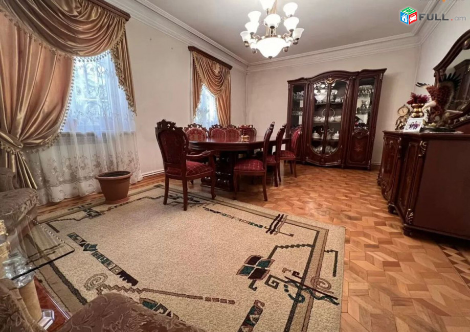 Վարձով երկհարկանի առանձնատուն Նաիրի Զարյան փողոցում 