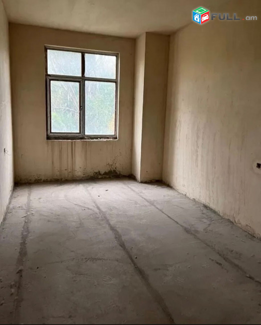 Վաճառվում է 120քմ մակերեսով բնակարան Վ. Փափազյան փողոցի նորակառույց շենքերից մեկում: 