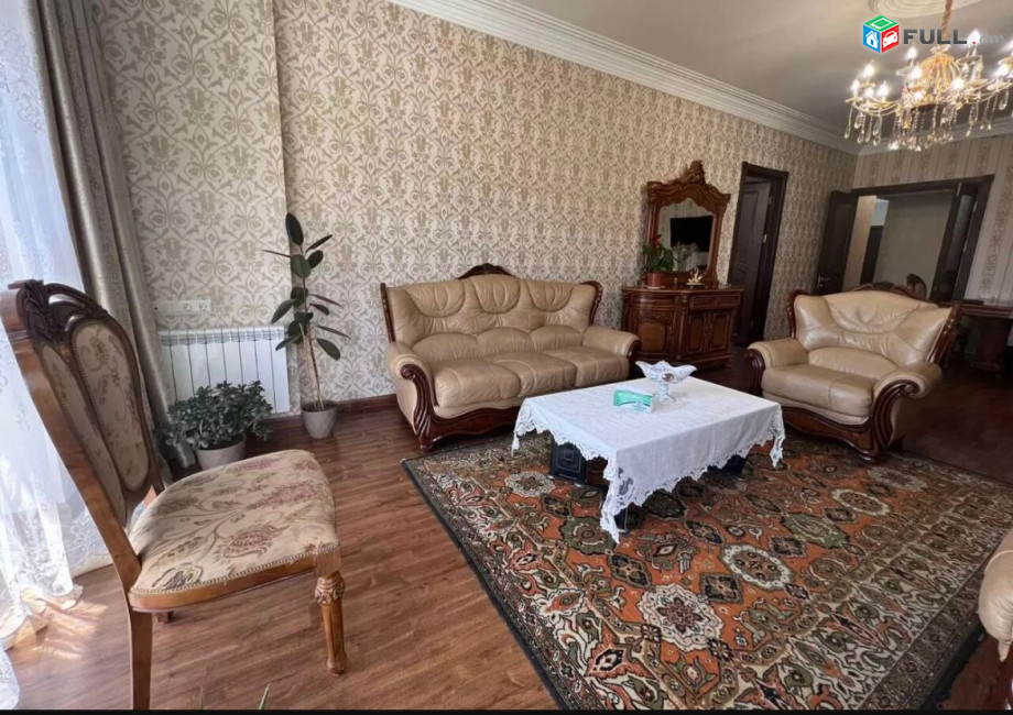 Վաճառվում է բնակարան Չարենցի փողոցում 