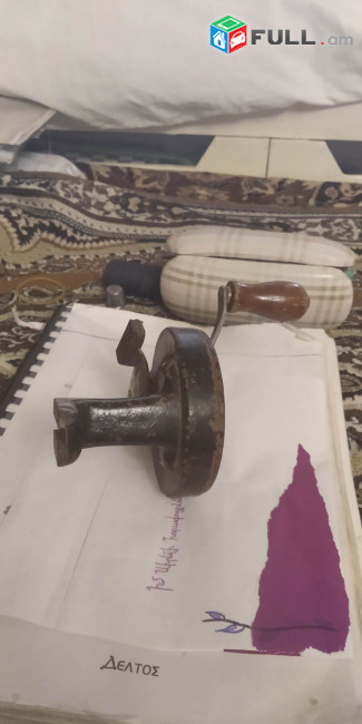 ԿԱՐԻ  ՄԵՔԵՆԱՅԻ  ԹԵՎ