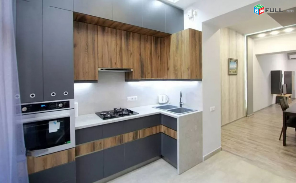 Մաշտոցի պող. վարձով 3 սեն. բնակարան