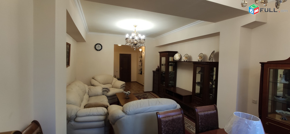 100քմ 3 սենյակ, կապիտալ վերանորոգված, չբնակեցված, ունի ամեն հարմարություն,գույքով
