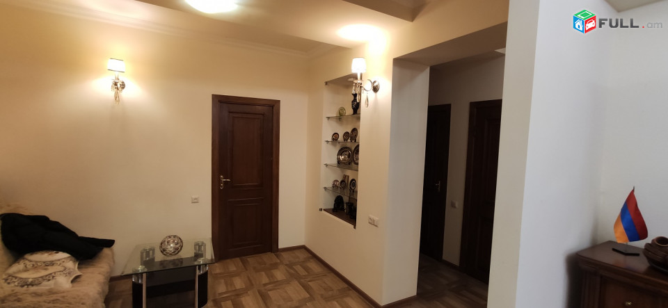 100քմ 3 սենյակ, կապիտալ վերանորոգված, չբնակեցված, ունի ամեն հարմարություն,գույքով