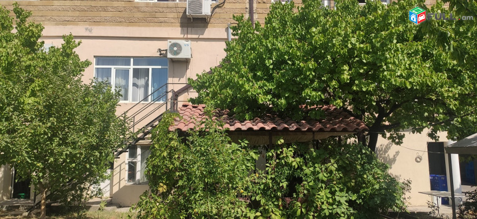 Գործող ռեստորան,հող 1300քմ,շենք  ,4 սրահ,ամառային տաղավարներ,ավտոմեքենաների համար կայանատեղի