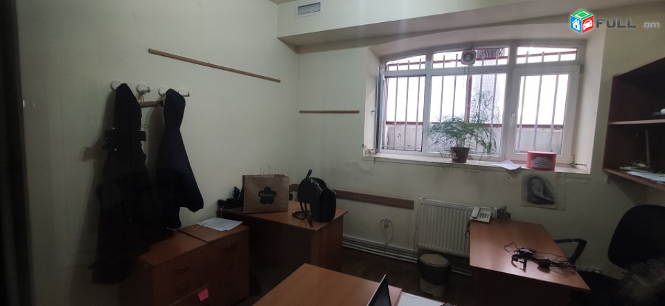 Նալբանդյան փող 1-ին գիծ,կիսանկուղային տարածք,233քմ,8սենյակ գրասենյակ է,բոլոր անհրաժեշտ համակարգերով