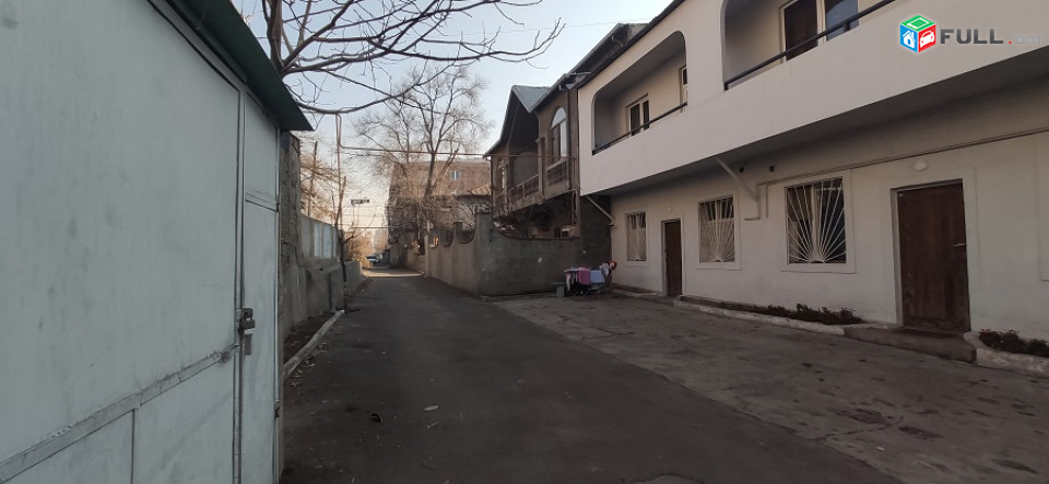 Ահարոնյան փողոց,իդեալ խանութի դիմացի մասում,540քմ հող,318քմ 2 հարկանի տուն  14 սենյակ
