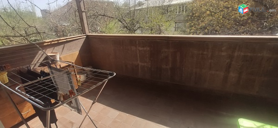 Նոր էժան գին,շտապա,Բյուզանդի փողոց,վերնիսաժի մոտ,4 սենյակ,5-1բնակելի, 132քմ2 հարկ,տակը առանձին գործող տարածք է