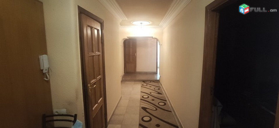 Նոր էժան գին,շտապա,Բյուզանդի փողոց,վերնիսաժի մոտ,4 սենյակ,5-1բնակելի, 132քմ2 հարկ,տակը առանձին գործող տարածք է