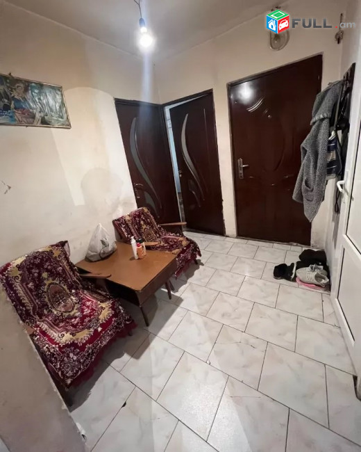 3 սենյականոց բնակարան Ջուղայի փողոցում, 67 ք.մ., 2 սանհանգույց, 3/5 հարկ, մասնակի վերանորոգում