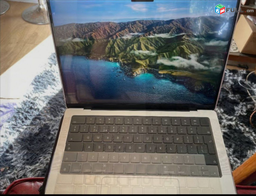 Apple MacBook Pro 14" (512GB SSD, M1 Pro 10/16core, 16GB) Արծաթե + տուփ
