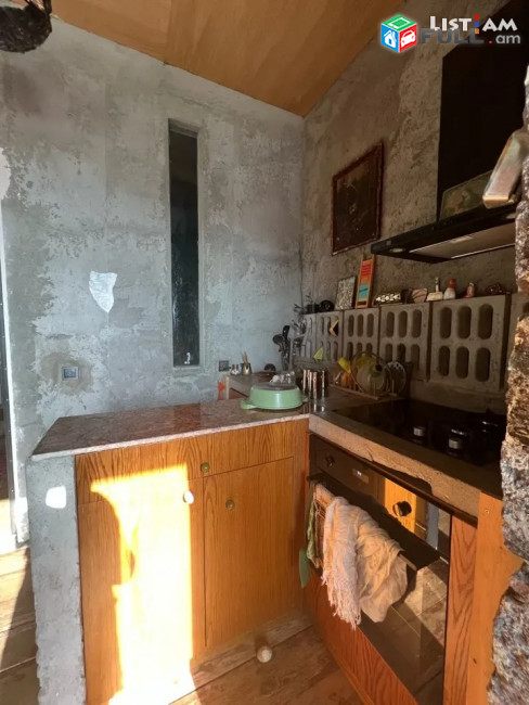 Չարենցի փողոց, 2 սենյակ, 69քմ, 5/3 հարկ