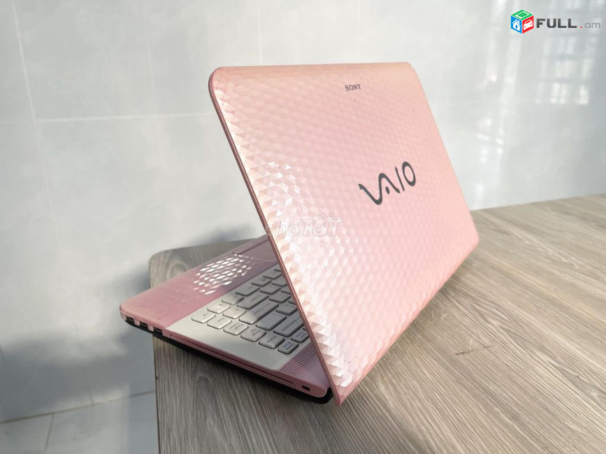 Intel Core i5 պրոցեսորով և Geforce տեսաքարտով նոութբուք Sony Vaio VPCEG18FG 14"дюйм RAM 4GB HDD 500GB