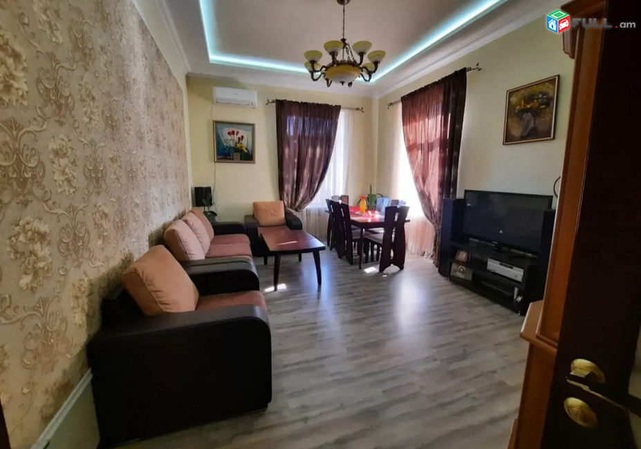 4 սենյականոց բնակարան Լեոյի փողոցում, 83 ք.մ., 2 սանհանգույց, բարձր առաստաղներ, եվրովերանորոգված