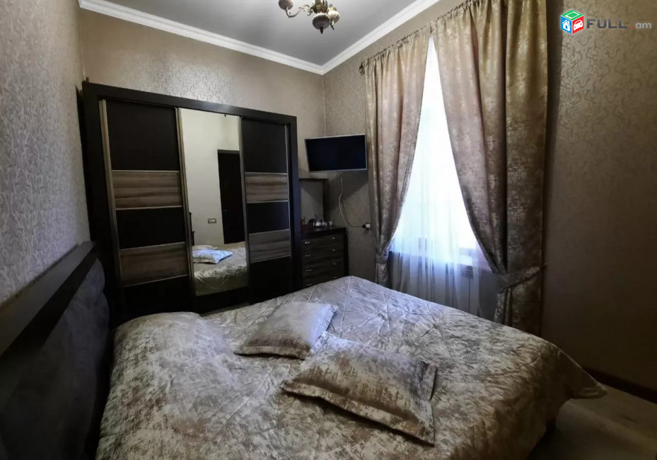 4 սենյականոց բնակարան Լեոյի փողոցում, 83 ք.մ., 2 սանհանգույց, բարձր առաստաղներ, եվրովերանորոգված