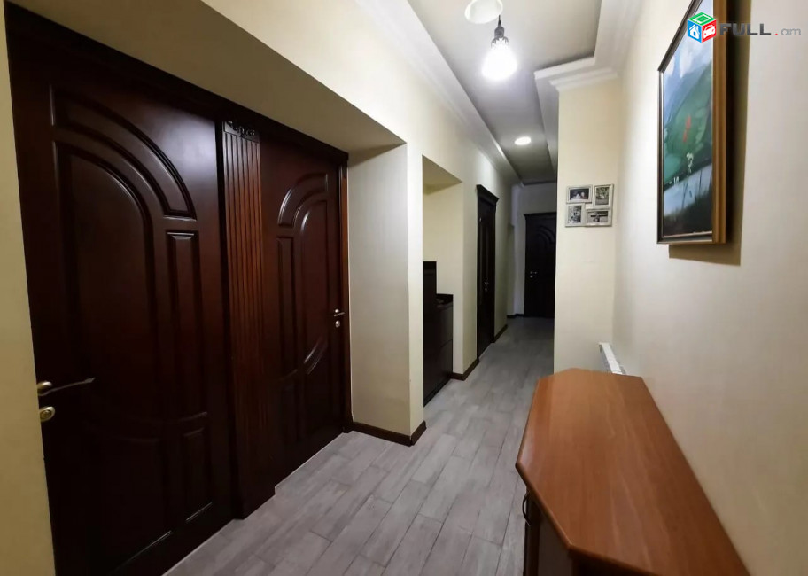 4 սենյականոց բնակարան Լեոյի փողոցում, 83 ք.մ., 2 սանհանգույց, բարձր առաստաղներ, եվրովերանորոգված