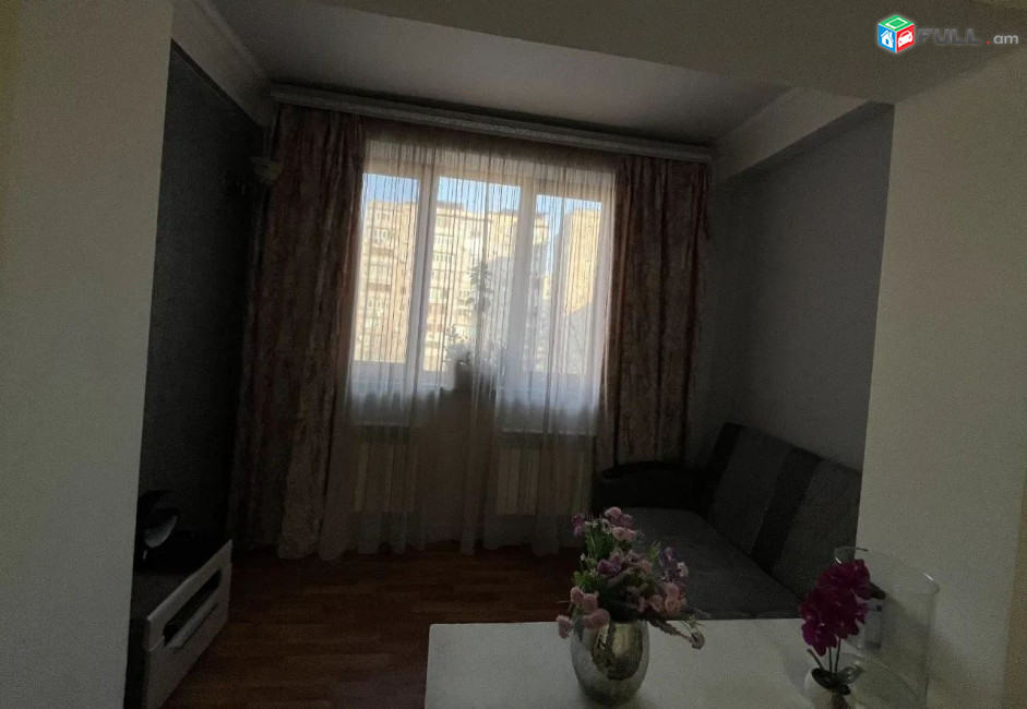 կօդ 8215 /Առնո Բաբաջանյան փողոց