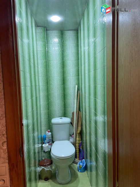 կօդ 8233 / Ավանեսովի փողոց