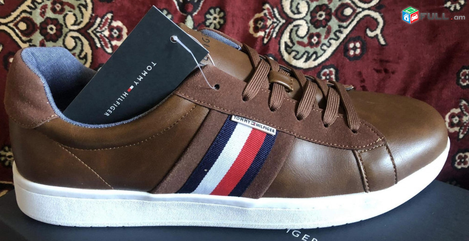 Tommy Hilfiger