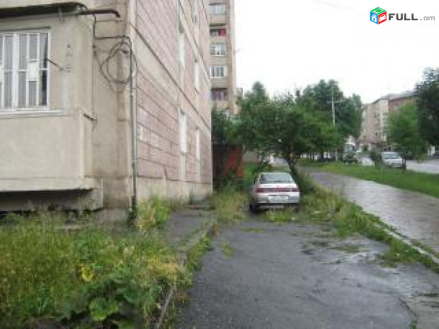 5 սենյականոց բնակարան Աղայան փողոցում