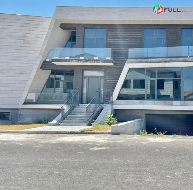  Վաճառվում է Երկու հարկանի թաունհաուզ, Վահագնի Թաղամաս Աջափնյակում, 278 ք.մ.,