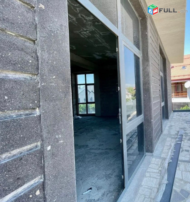  Վաճառվում է Երկու հարկանի թաունհաուզ, Վահագնի Թաղամաս Աջափնյակում, 278 ք.մ.,
