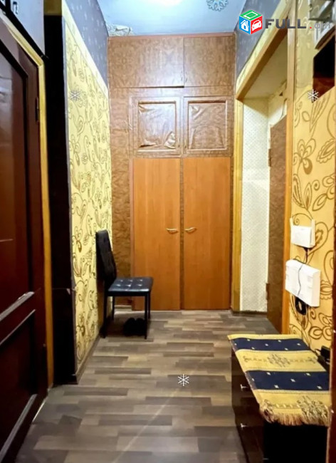  1 սենյականոց բնակարան Կիևյան փողոցում, 34 ք.մ., բարձր առաստաղներ, կոսմետիկ վերանորոգում, քարե շենք