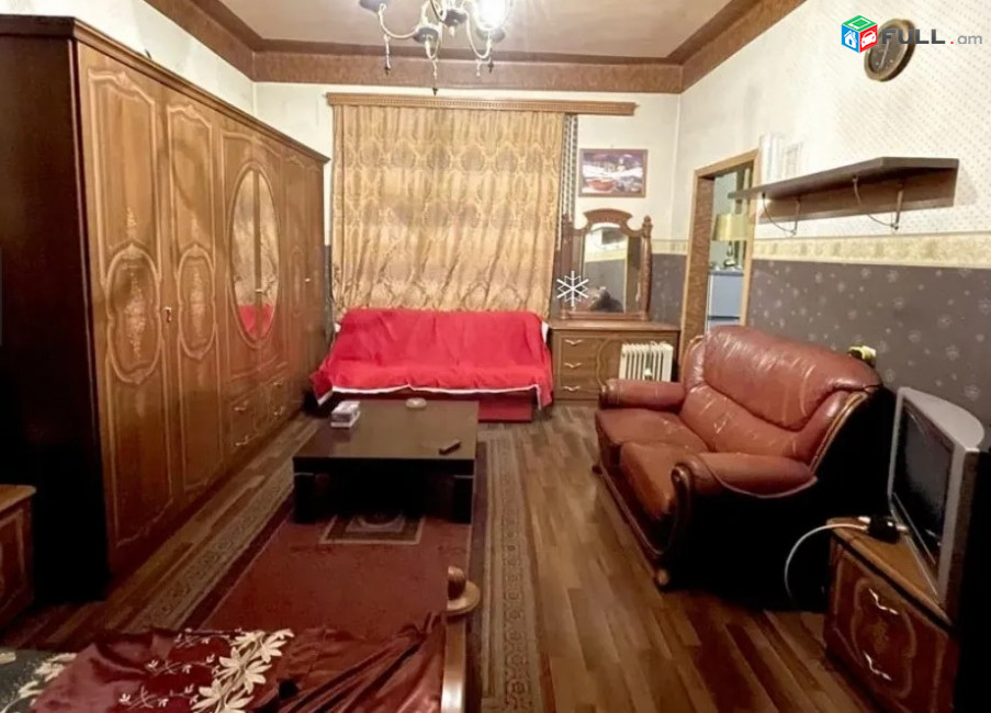  1 սենյականոց բնակարան Կիևյան փողոցում, 34 ք.մ., բարձր առաստաղներ, կոսմետիկ վերանորոգում, քարե շենք