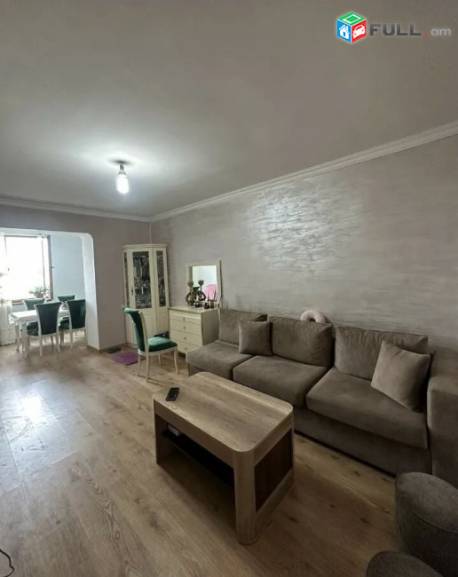  2 սենյականոց բնակարան Արտաշիսյան փողոցում, 45 ք.մ., 3/5 հարկ, կապիտալ վերանորոգված, քարե շենք