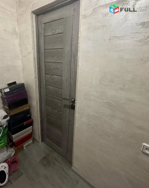  2 սենյականոց բնակարան Արտաշիսյան փողոցում, 45 ք.մ., 3/5 հարկ, կապիտալ վերանորոգված, քարե շենք