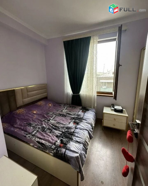  2 սենյականոց բնակարան Արտաշիսյան փողոցում, 45 ք.մ., 3/5 հարկ, կապիտալ վերանորոգված, քարե շենք