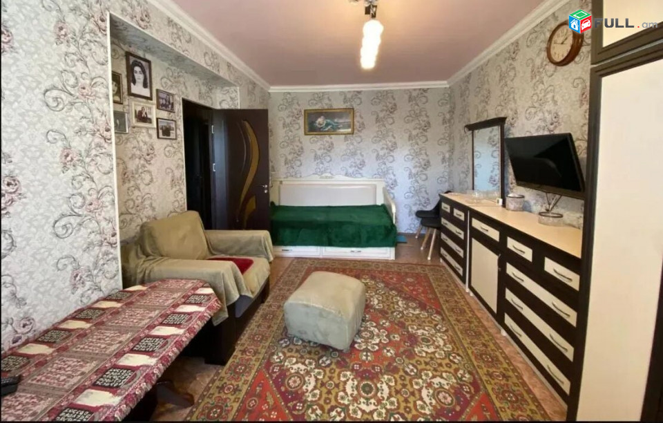  1 սենյականոց բնակարան Հալաբյան փողոցում, 30 ք.մ., 2/4 հարկ, մասնակի վերանորոգում, քարե շենք