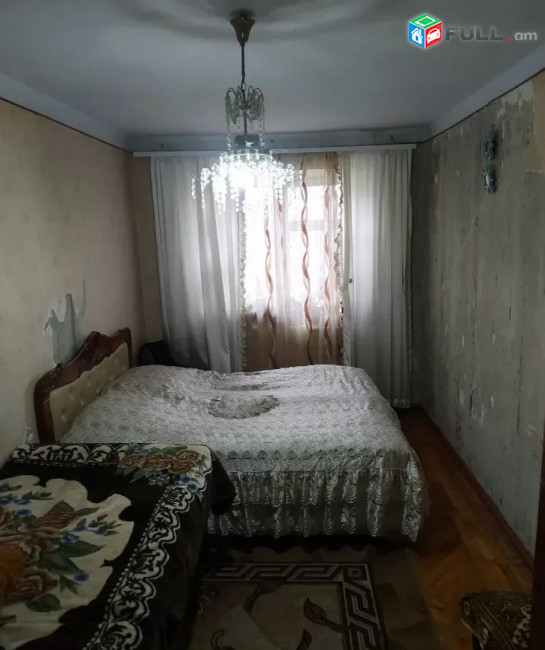  3 սենյականոց բնակարան Մարգարյան փողոցում, 71 ք.մ., 1/4 հարկ,  քարե շենք