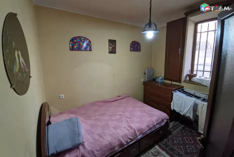 3 սենյականոց բնակարան Կոմիտասի պողոտայում, 90 ք.մ., 1/4 հարկ, կապիտալ վերանորոգված, քարե շենք