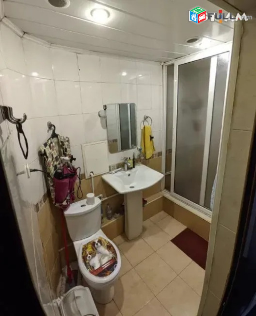 3 սենյականոց բնակարան Կոմիտասի պողոտայում, 90 ք.մ., 1/4 հարկ, կապիտալ վերանորոգված, քարե շենք