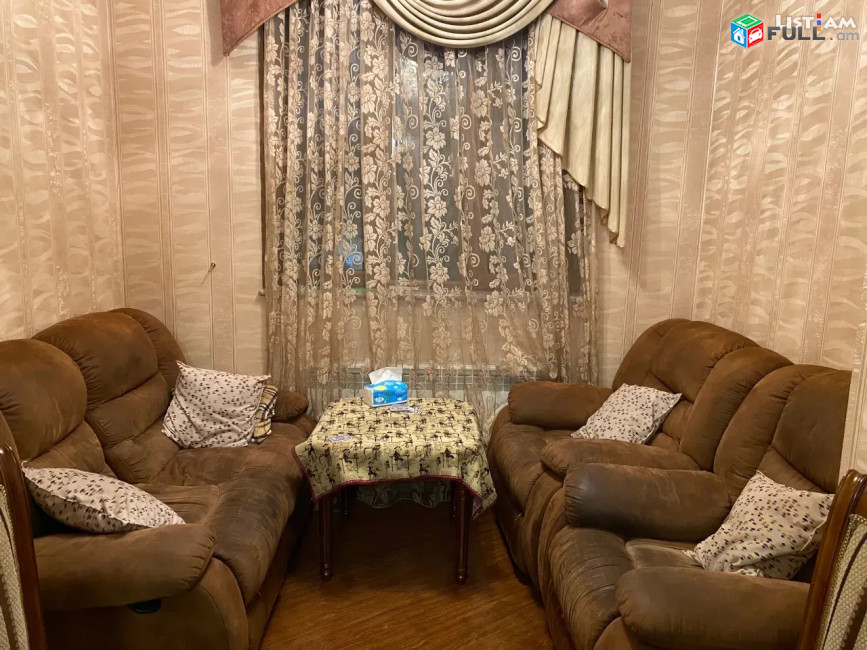 3 սենյականոց բնակարան Հանրապետության փողոցում, 85 ք.մ., բարձր առաստաղներ, նախավերջին հարկ