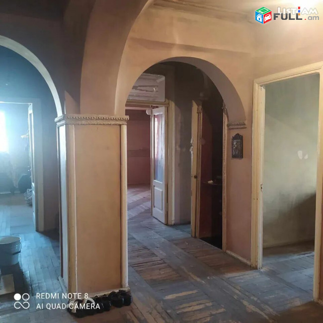 3 սենյականոց բնակարան, Չարենց թաղամաս, 96 ք.մ., մի քանի պատշգամբ, 11/14 հարկ