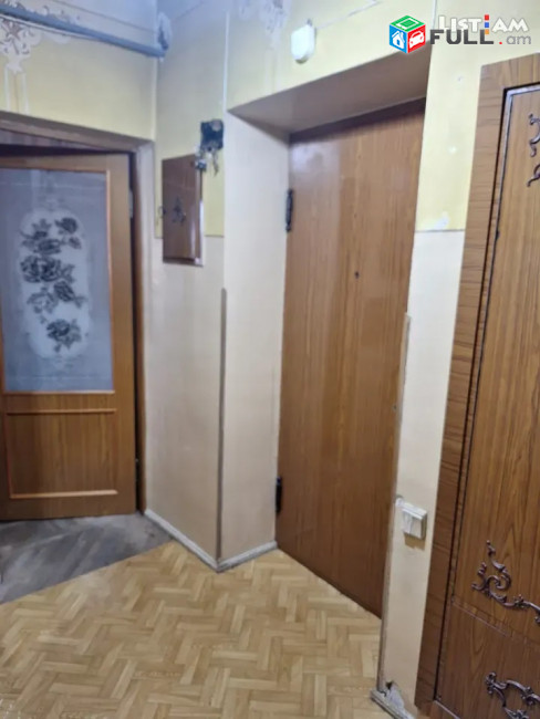 2 սենյականոց բնակարան Թոթովենցի փողոցում, 63 ք.մ., նախավերջին հարկ, քարե շենք