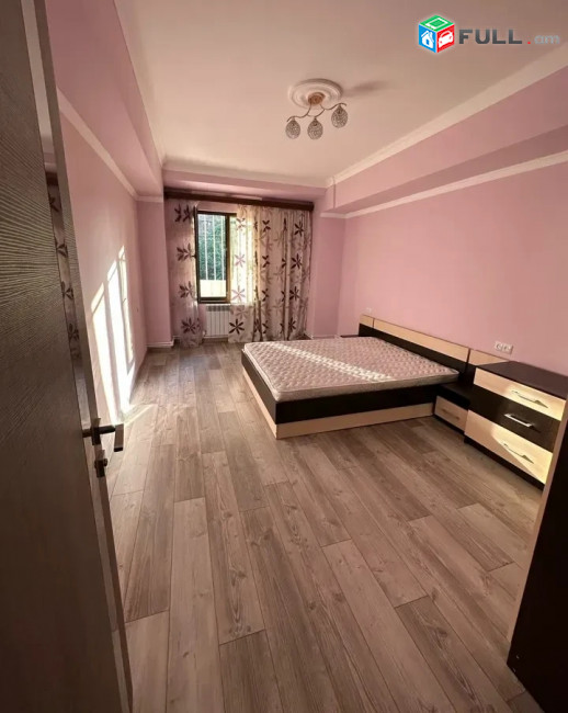 3 սենյականոց բնակարան կենտրոնում, 103 ք.մ., մի քանի պատշգամբ, 2/9 հարկ, կապիտալ վերանորոգված