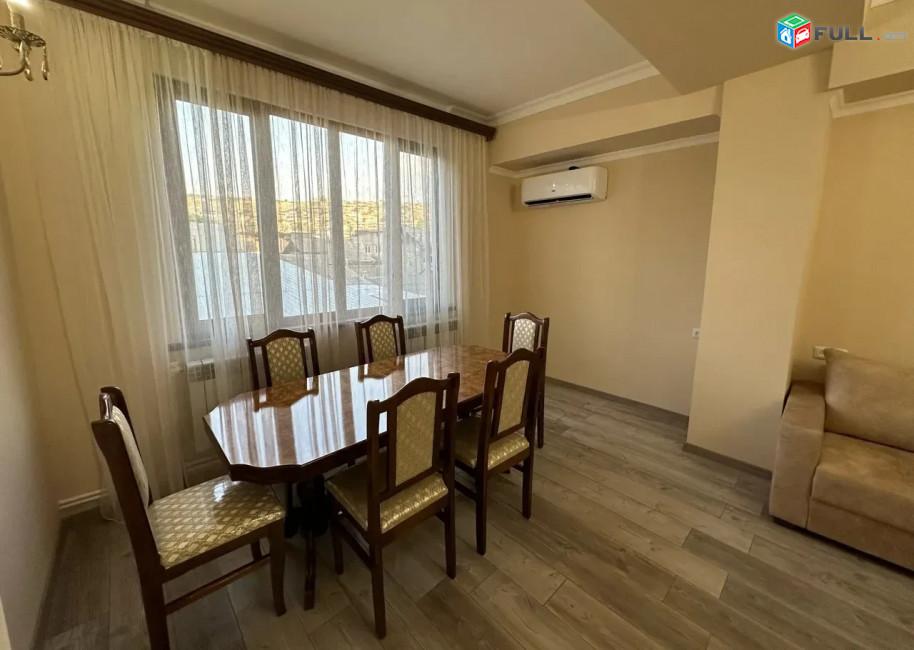 3 սենյականոց բնակարան կենտրոնում, 103 ք.մ., մի քանի պատշգամբ, 2/9 հարկ, կապիտալ վերանորոգված
