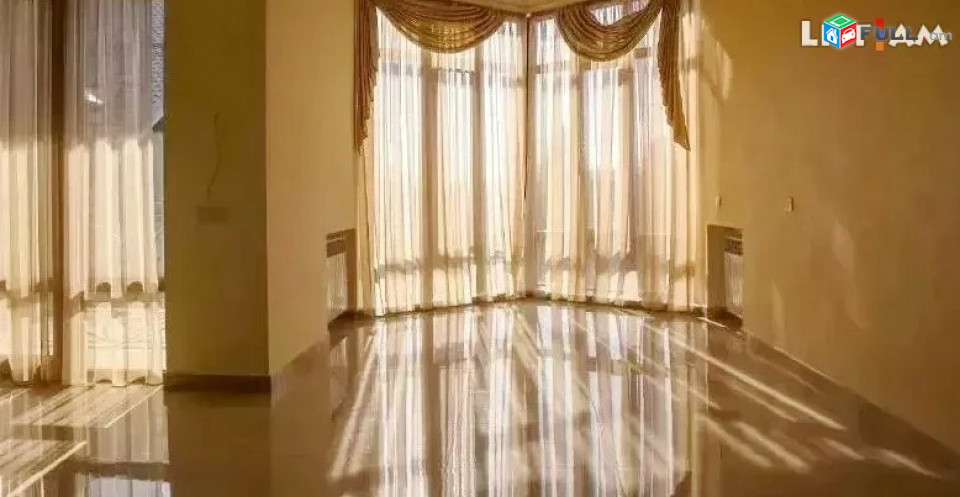 IN0033  Երեք հարկանի քարե տուն Բաբայան փողոցում Քանաքեռ Զեյթունում