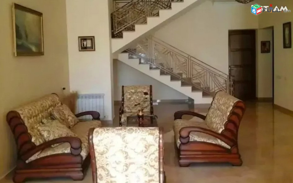 IN0033  Երեք հարկանի քարե տուն Բաբայան փողոցում Քանաքեռ Զեյթունում