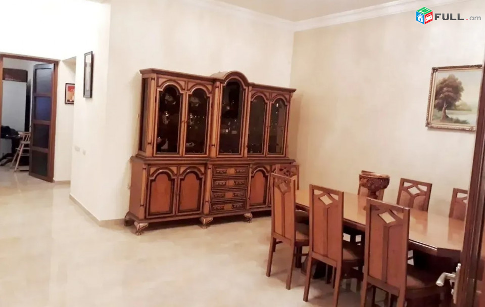 IN0033  Երեք հարկանի քարե տուն Բաբայան փողոցում Քանաքեռ Զեյթունում