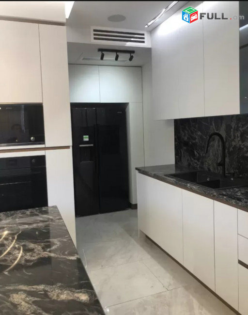 IN0037  Երկու հարկանի տուն Վերին Անտառային փողոցում կենտրոնում, 350 ք.մ., 3+ սանհանգույց