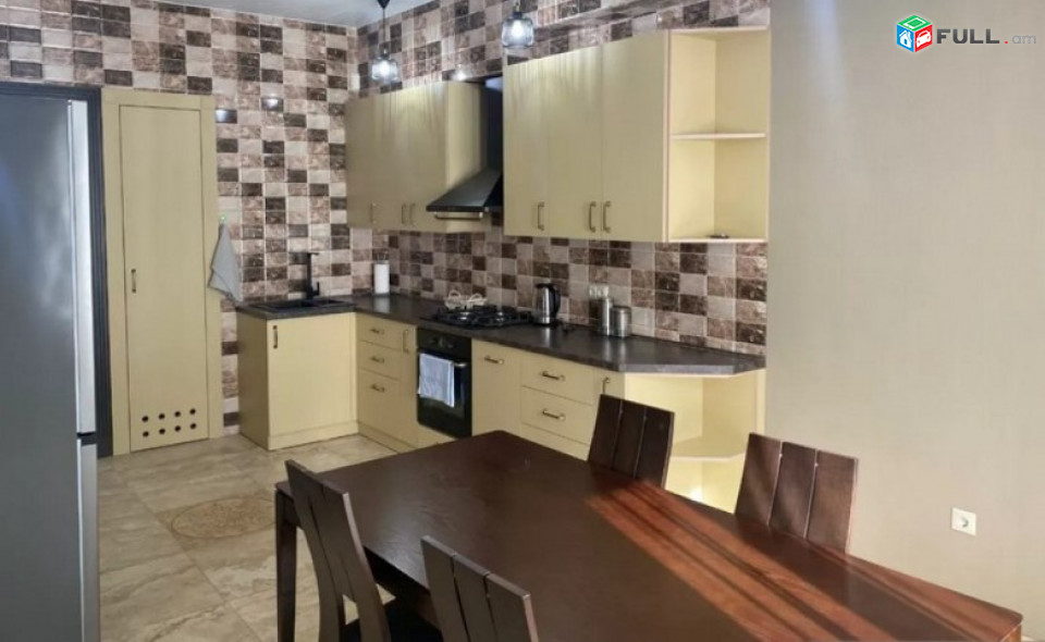 IN0046 Վարձով 3 սենյականոց բնակարան Արամի փողոցում