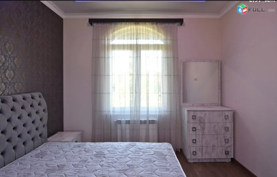 IN0048   Ընդարձակ 5 սենյականոց բնակարան Վահան Տերյանի փողոցում