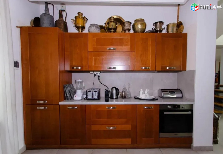 IN0052  Երկու հարկանի տուն, Մուշ թաղամաս Աջափնյակում, 300 ք.մ., 3+ սանհանգույց