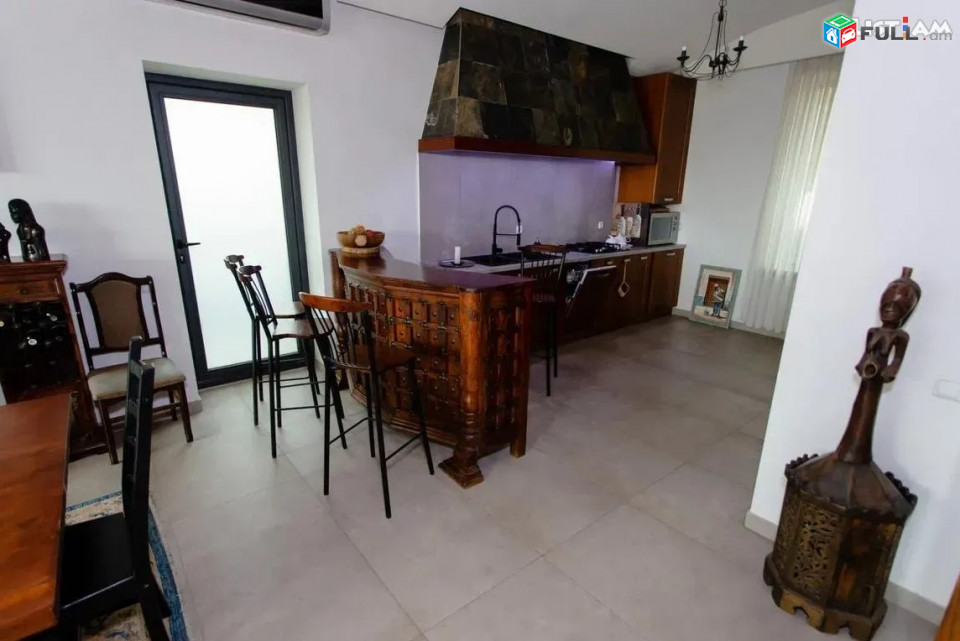 IN0052  Երկու հարկանի տուն, Մուշ թաղամաս Աջափնյակում, 300 ք.մ., 3+ սանհանգույց
