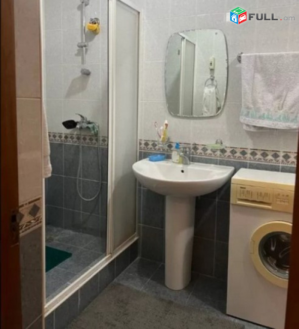 IN0060  Վարձով 3 սենյականոց բնակարան Սայաթ-Նովայի պողոտայում